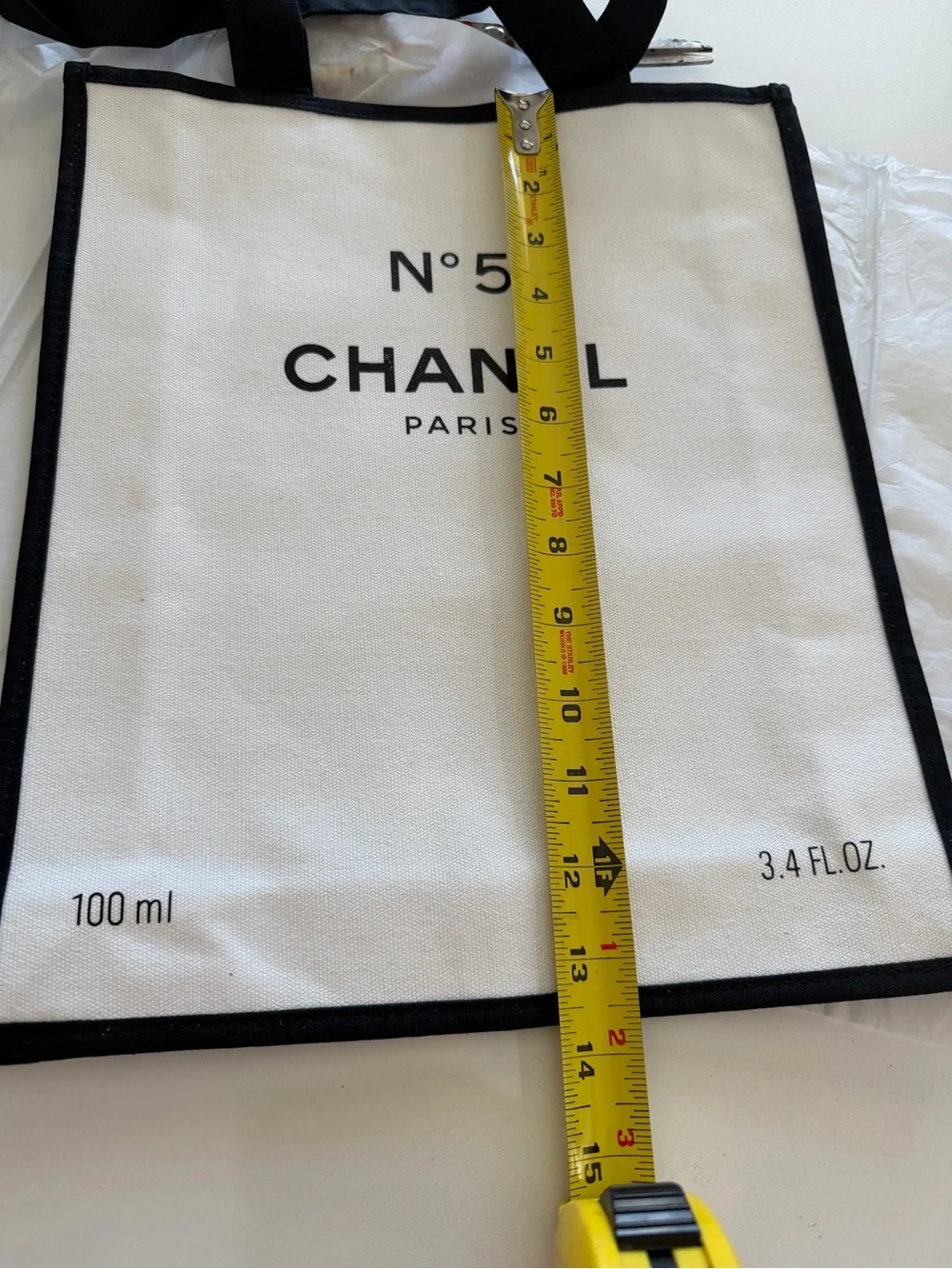Perfume gift tote CHANEL White and Black Tote Bag - N°5 Paris